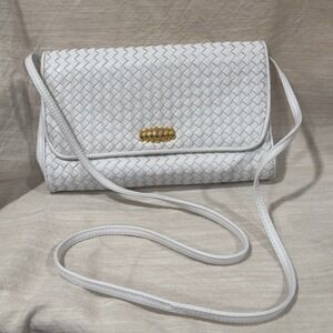 Vintage Ganson White Woven Leather Crossbody Bag Gold Hardware Intrecciato Style